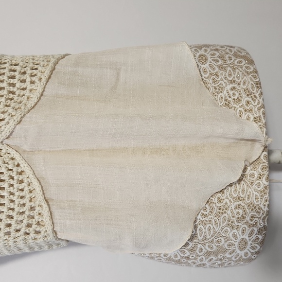 Halter Top Women's Size XL Cream Crochet Lace Open Weave Tie Back Lightweight - Picture 3 of 13